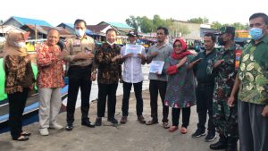Penyerahan Alat Bantu Transportasi Berupa 2 Unit Speed Boat Ambulance Untuk Desa Tanjung Saleh dan Desa Sepok Laut Kec. Sungai Kakap Kab. Kubu Raya.