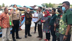 Penyerahan Alat Bantu Transportasi Berupa 2 Unit Speed Boat Ambulance Untuk Desa Tanjung Saleh dan Desa Sepok Laut Kec. Sungai Kakap Kab. Kubu Raya.