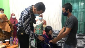 Penyerahan Alat Bantu Disabilitas di Kubu Raya-2