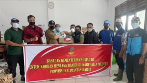 Penyerahan Bantuan Banjir Kab. Melawi