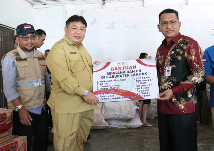 Banjir Besar di Landak: Dua Desa Terendam, Pemprov Kalbar Salurkan Bantuan